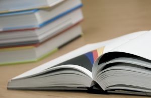 V Soutěži vysoce kvalitních monografií na UK uspěly čtyři publikace od autorů a autorek z FF UK